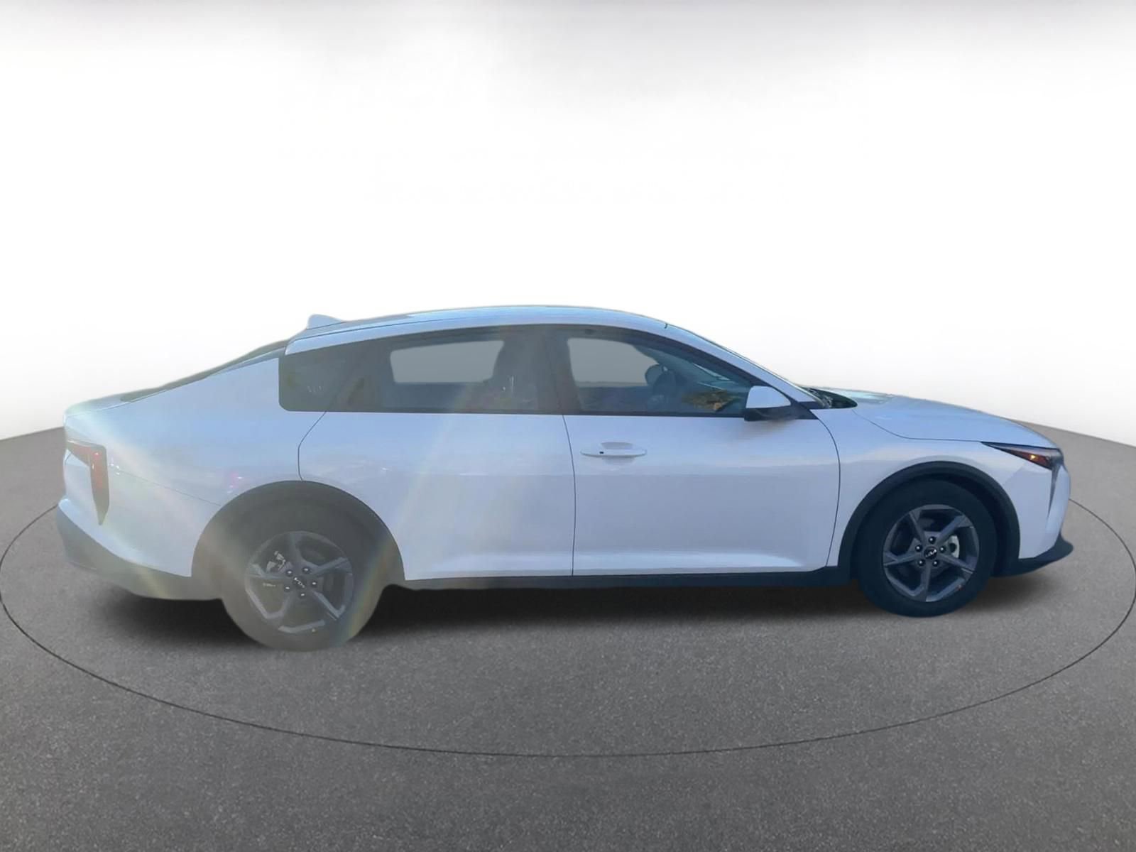 Used 2025 Kia K4 LXS image 17