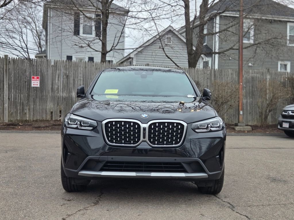 Used 2025 BMW X4 xDrive30i image 9