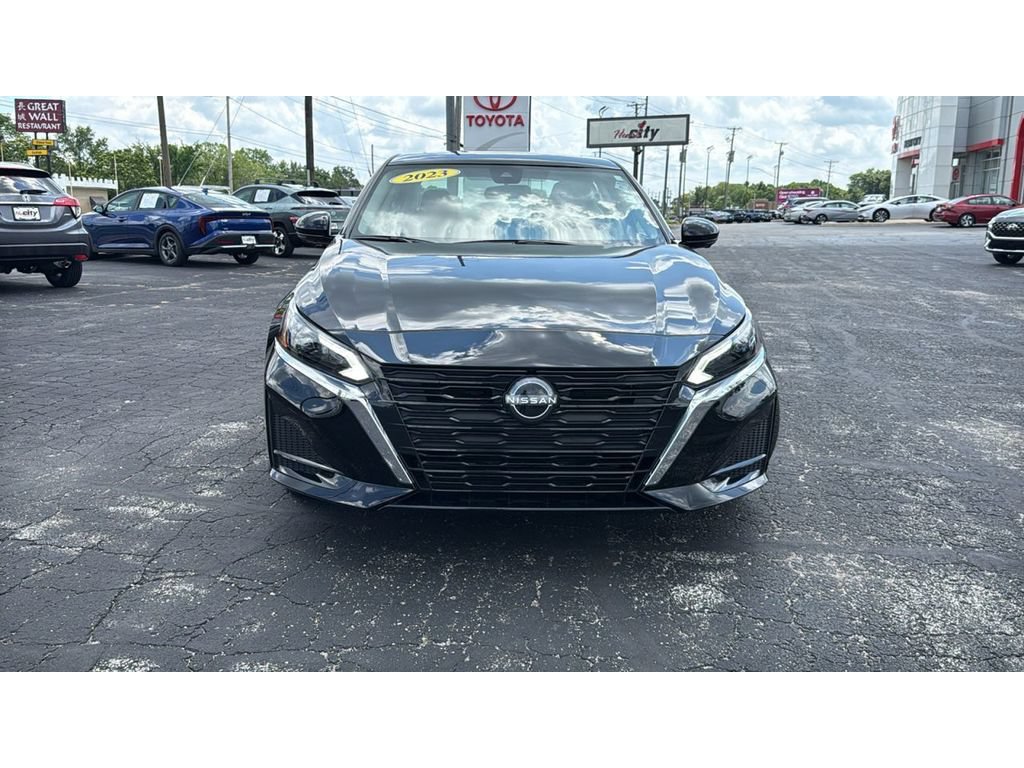 Used 2023 Nissan Altima 2.5 SL AWD/4WD image 2