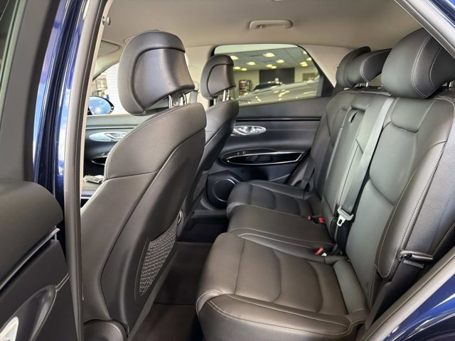 Used 2024 Genesis GV70 2.5T AWD/4WD image 16