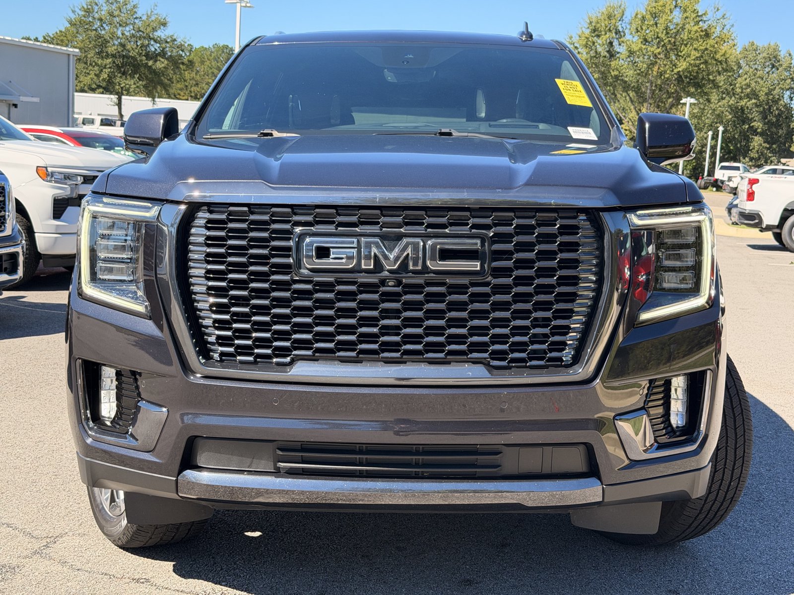 Used 2023 GMC Yukon XL Denali Ultimate AWD/4WD image 6