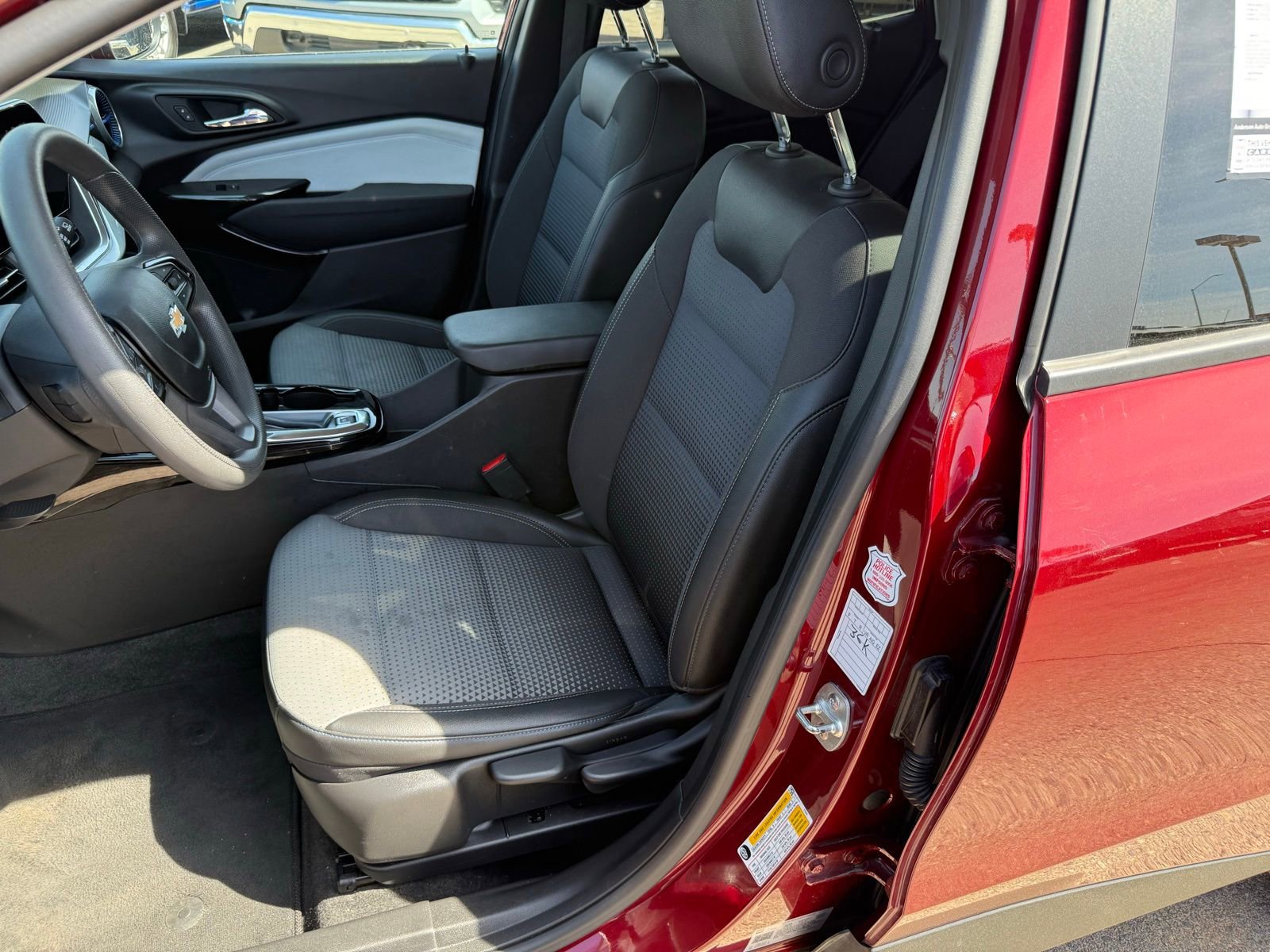 Used 2024 Chevrolet Trax LT image 29