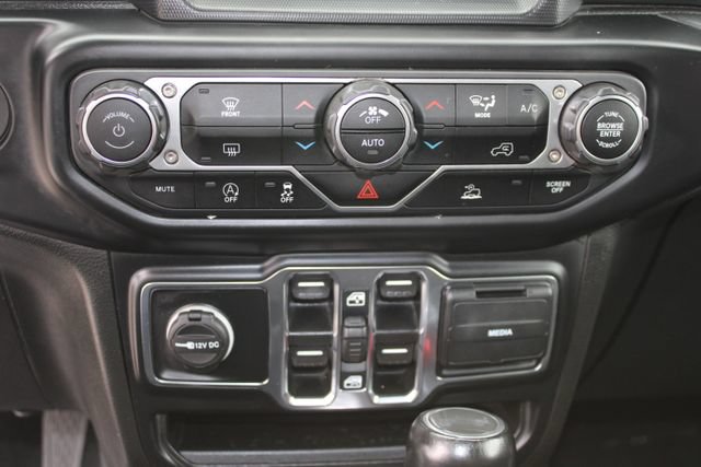 Used 2022 Jeep Wrangler Unlimited Sahara AWD/4WD image 15