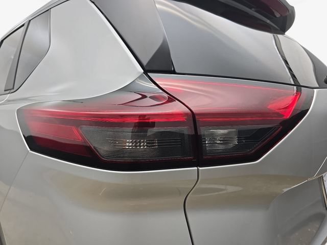 Used 2025 Nissan Rogue S AWD/4WD image 34