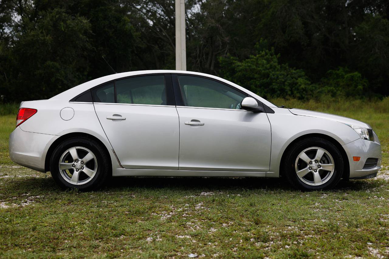 Used 2013 Chevrolet Cruze LT FWD image 13