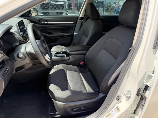 Used 2023 Nissan Altima 2.5 SV FWD image 10