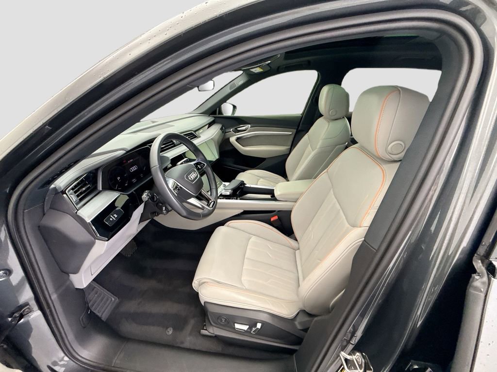 Used 2024 Audi Q8 e-tron Prestige image 18