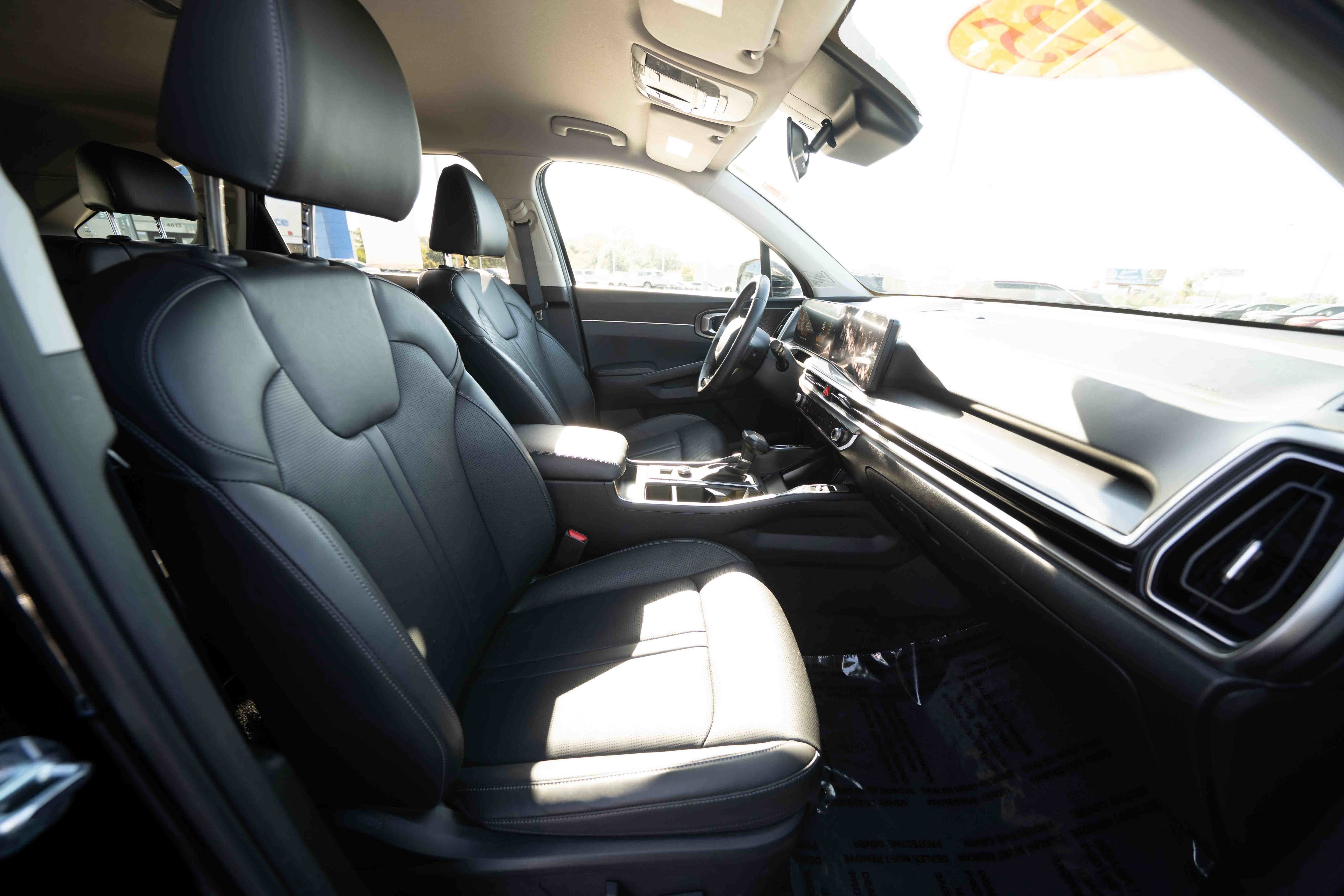 Used 2025 Kia Sorento EX FWD image 27