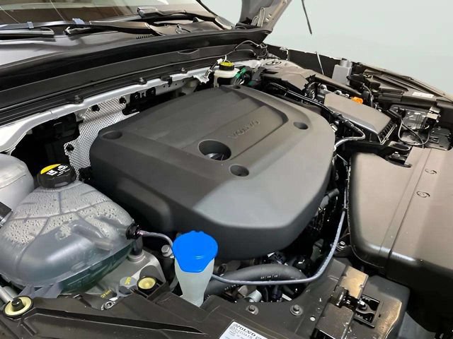 Used 2025 Volvo XC40 B5 Plus AWD/4WD image 87