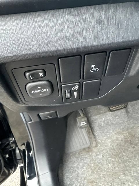 Used 2013 Toyota Prius Four w/ Deluxe Solar Roof Pkg FWD image 17