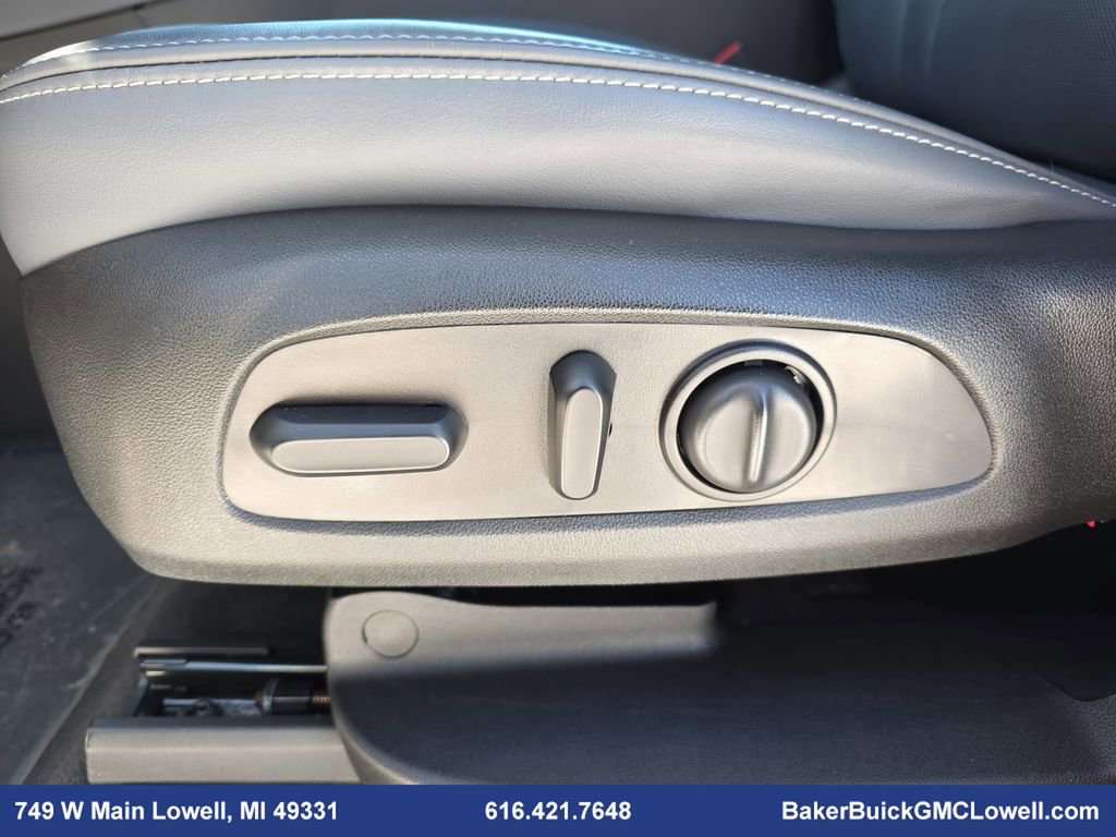 Used 2021 Buick Enclave Essence image 31