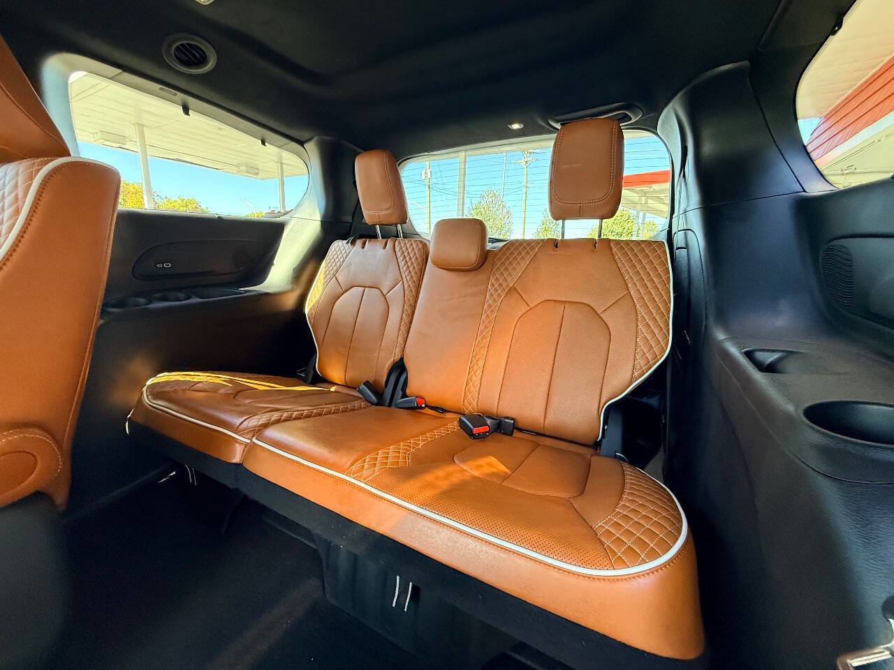 Used 2025 Chrysler Pacifica Pinnacle image 42