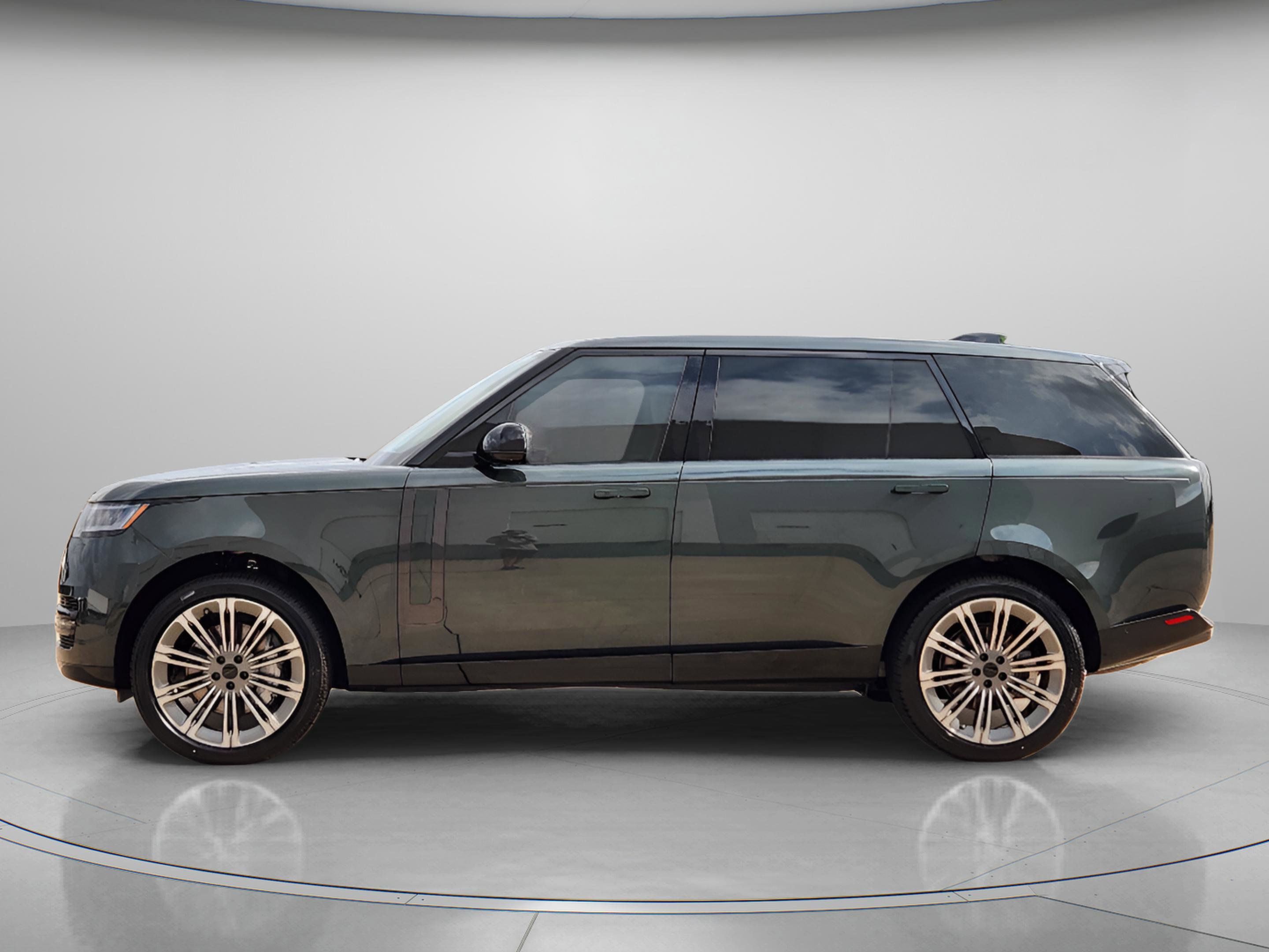 New 2026 Land Rover Range Rover Long Wheelbase SE AWD/4WD image 2