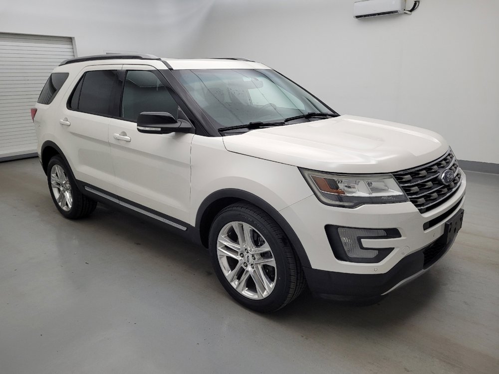 Used 2016 Ford Explorer XLT w/ Equipment Group 202A AWD/4WD image 11