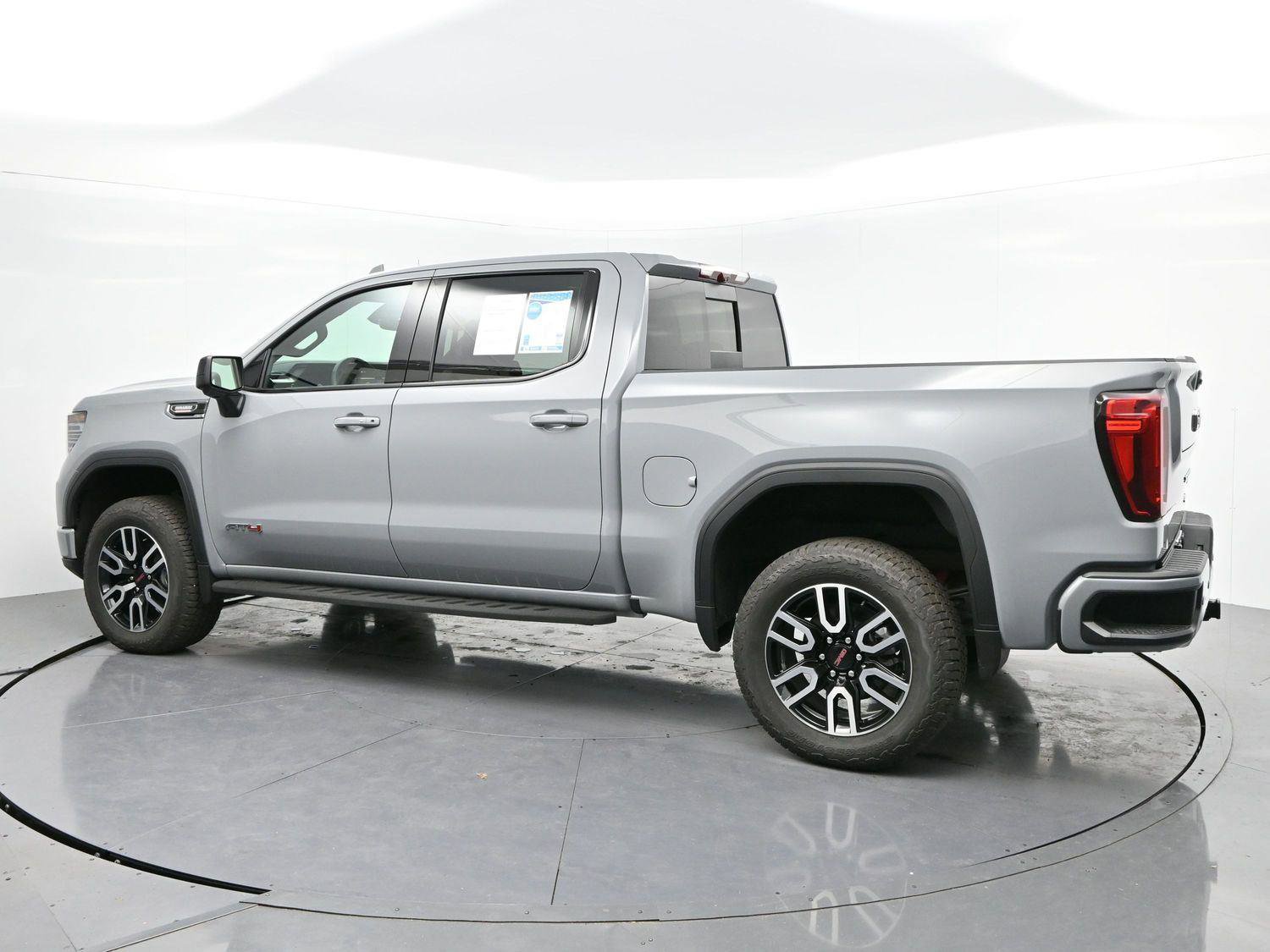 Used 2025 GMC Sierra 1500 AT4 w/ AT4 Premium Package image 5