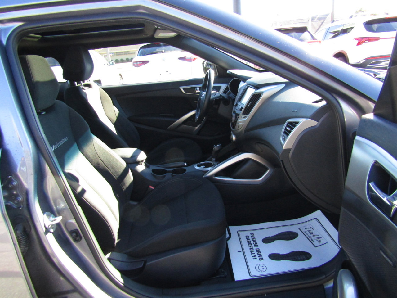 Used 2017 Hyundai Veloster Value Edition image 25