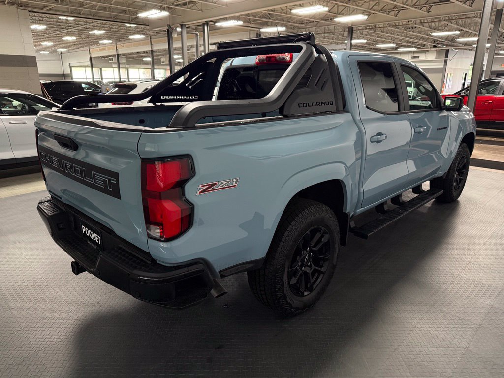 Used 2026 Chevrolet Colorado Z71 w/ Midnight Edition AWD/4WD image 4