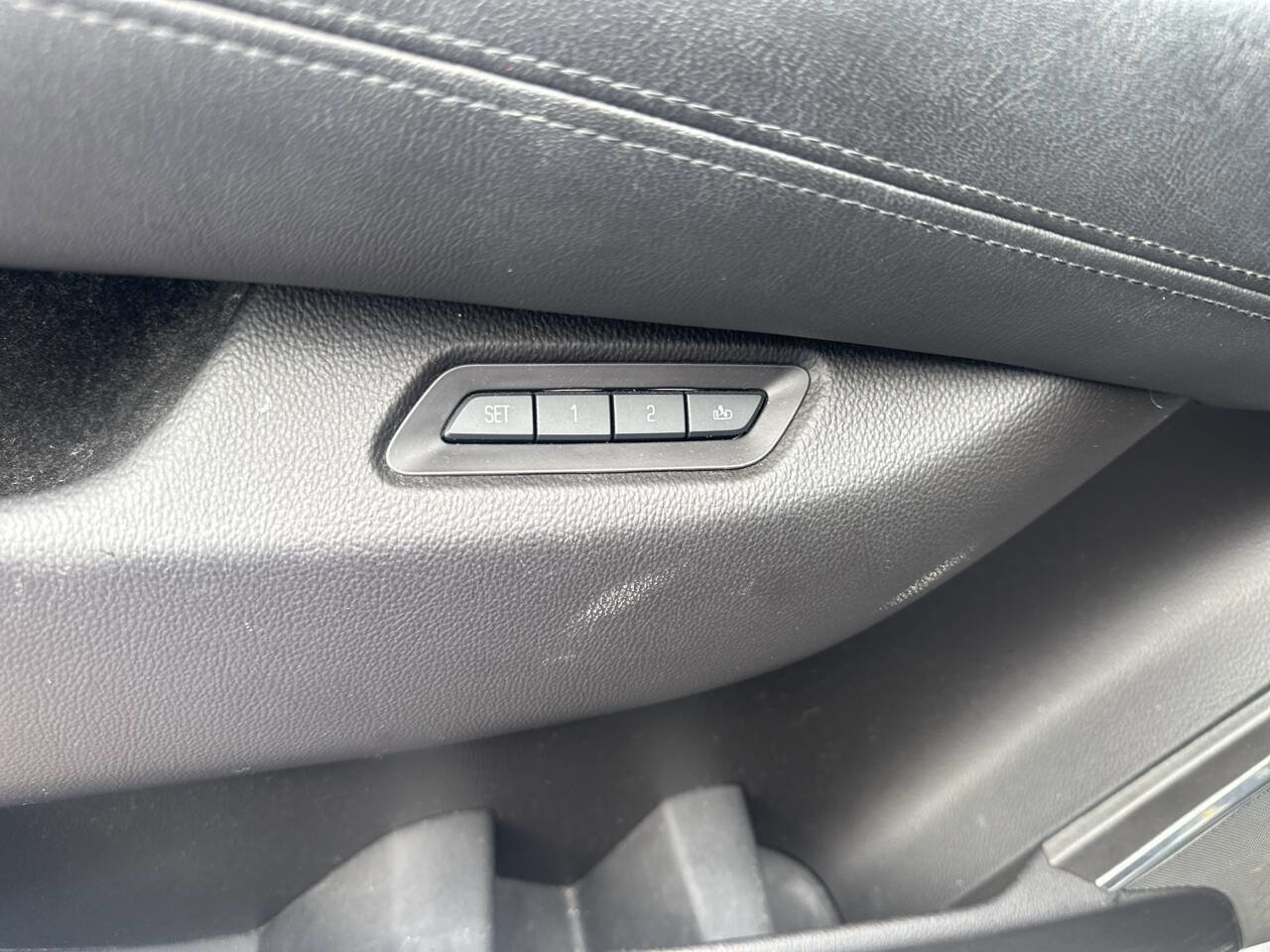 Used 2015 Cadillac Escalade ESV Luxury image 14