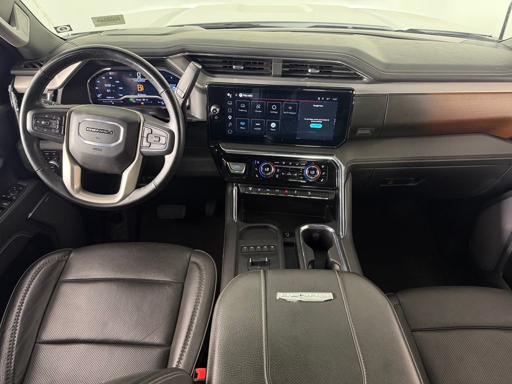 Used 2025 GMC Sierra 3500 Denali w/ Technology Package AWD/4WD image 13