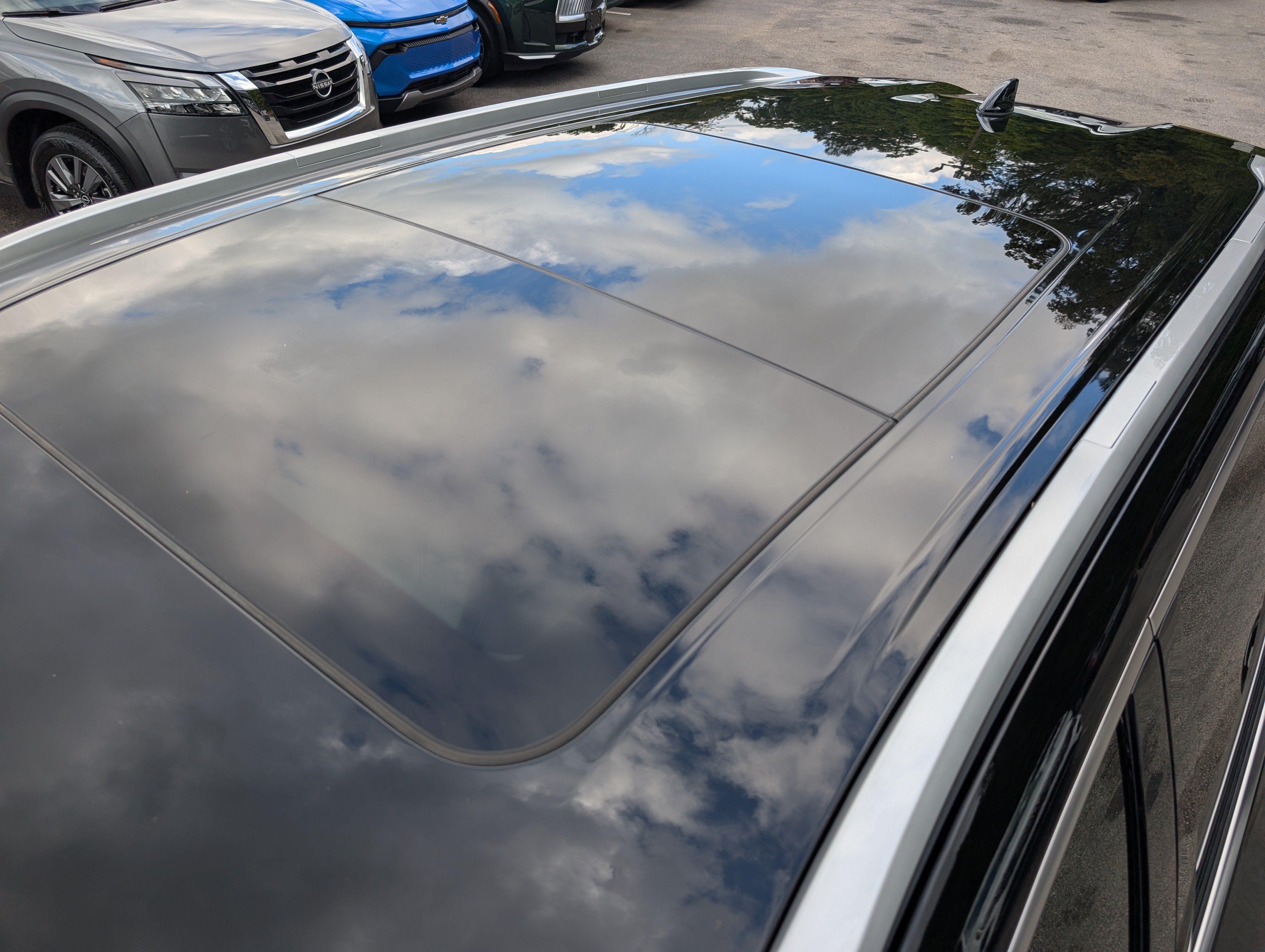 Used 2026 INFINITI QX60 Luxe w/ Cargo Package FWD image 14