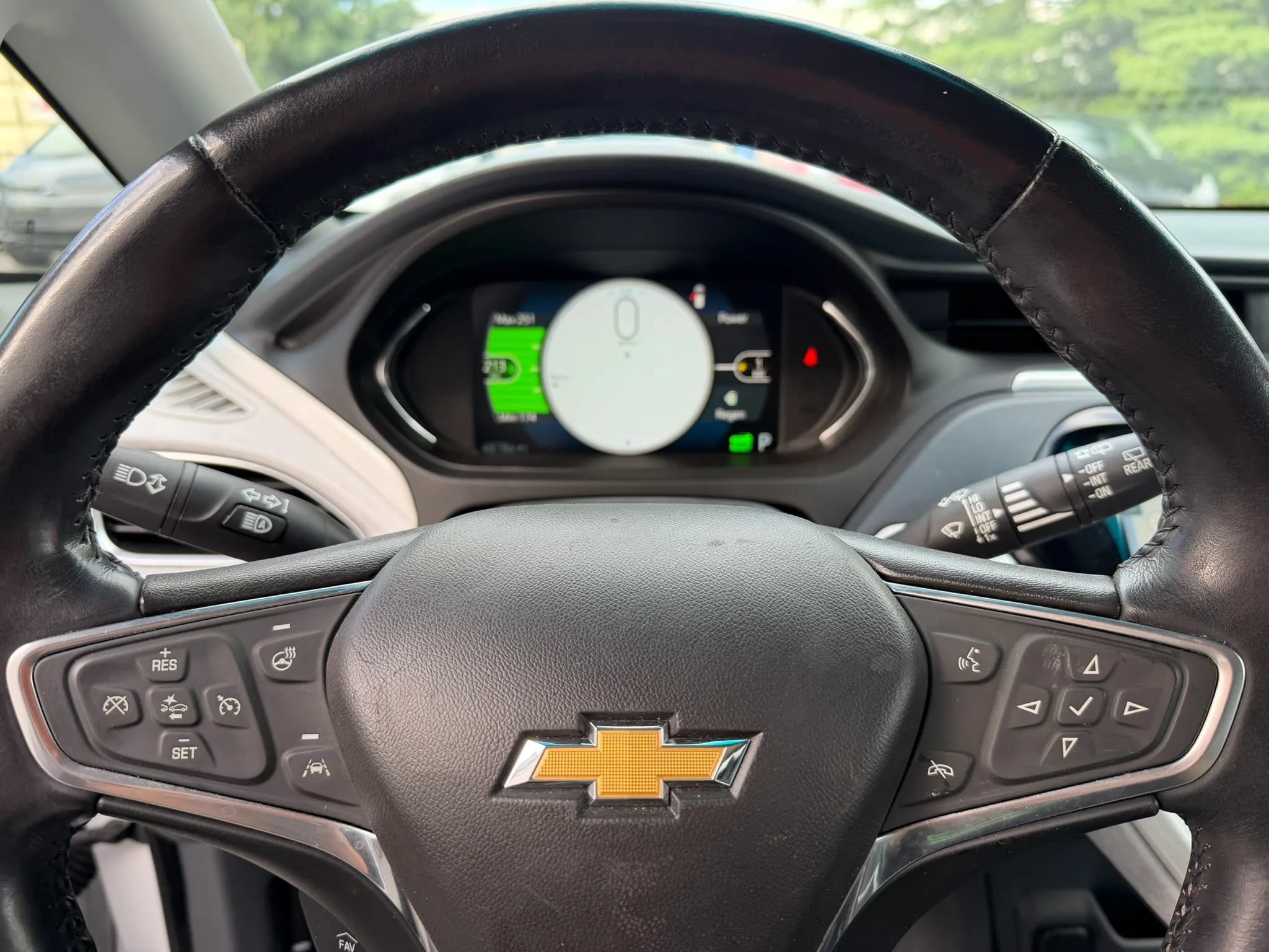 Used 2018 Chevrolet Bolt Premier w/ Driver Confidence II Package FWD image 24