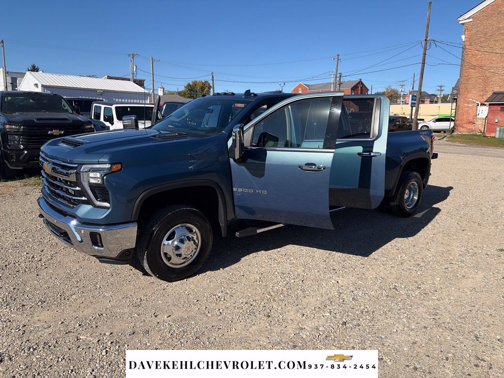 Used 2024 Chevrolet Silverado 3500 LTZ w/ LTZ Plus Package AWD/4WD image 29