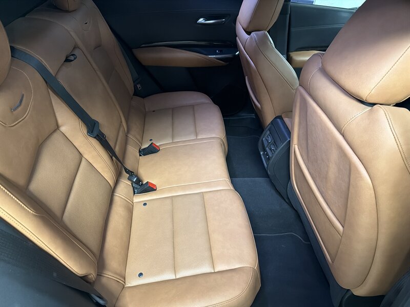Used 2021 Cadillac XT4 Premium Luxury FWD image 33