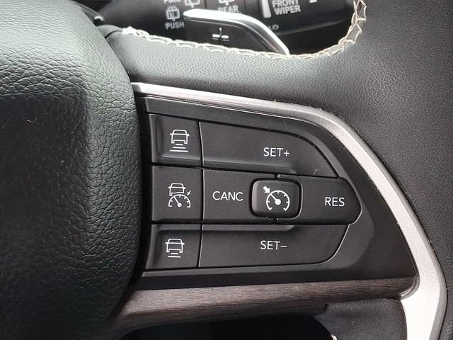 Used 2023 Jeep Grand Cherokee L Limited w/ Black Appearance Package AWD/4WD image 23