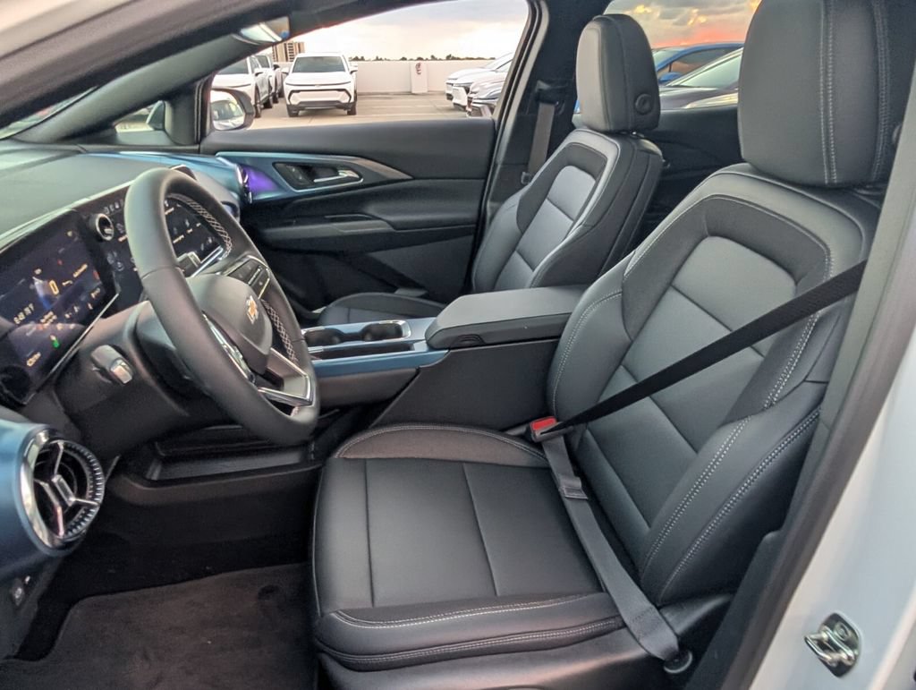 New 2026 Chevrolet Equinox EV LT AWD/4WD image 7