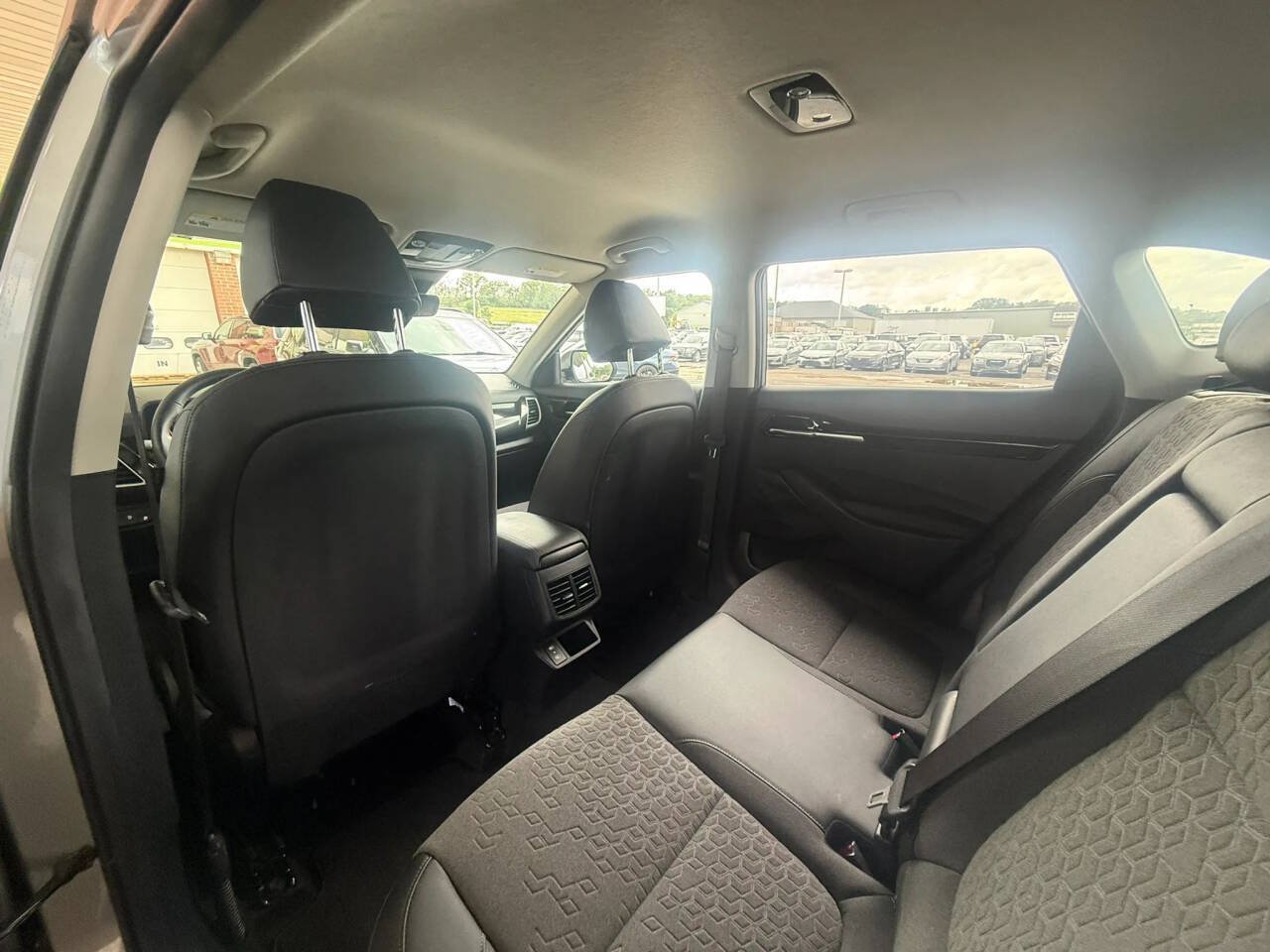 Used 2025 Kia Seltos S AWD/4WD image 16