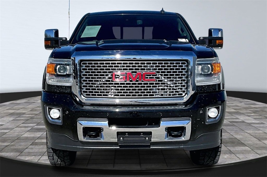 Used 2015 GMC Sierra 2500 Denali w/ Duramax Plus Package image 27