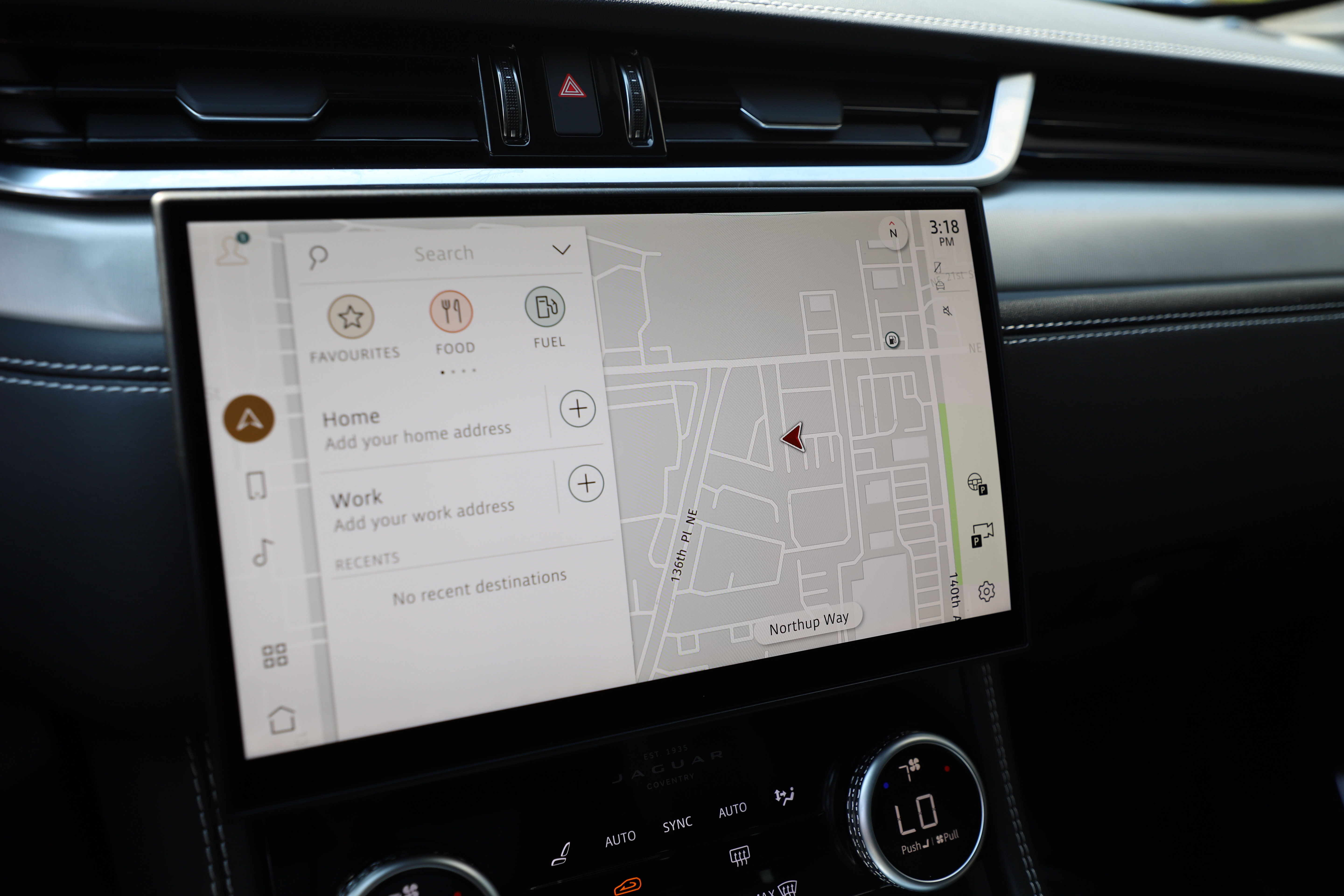 Certified 2025 Jaguar F-PACE R-Dynamic S AWD/4WD image 21