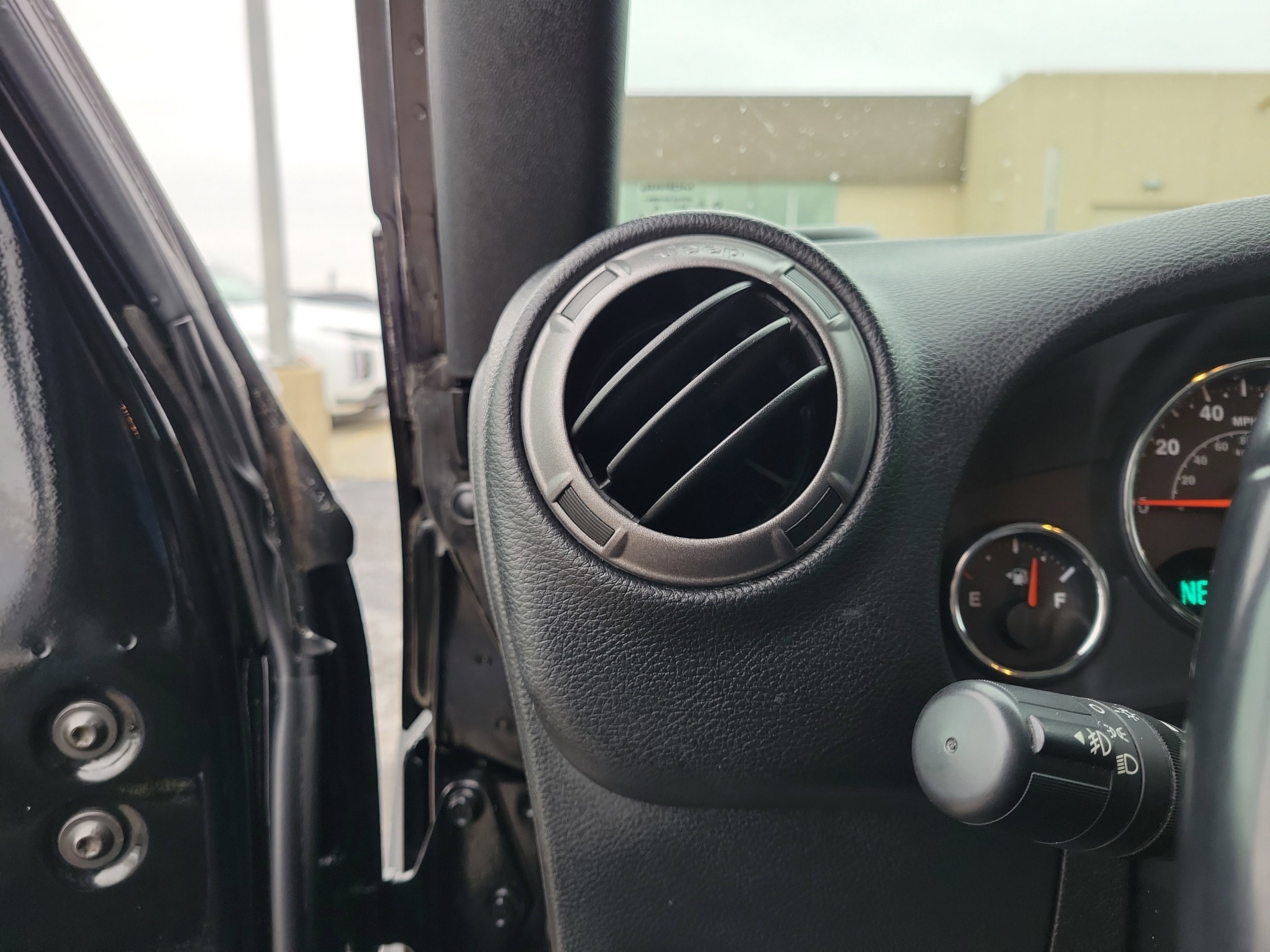 Used 2018 Jeep Wrangler Unlimited Sport S image 20