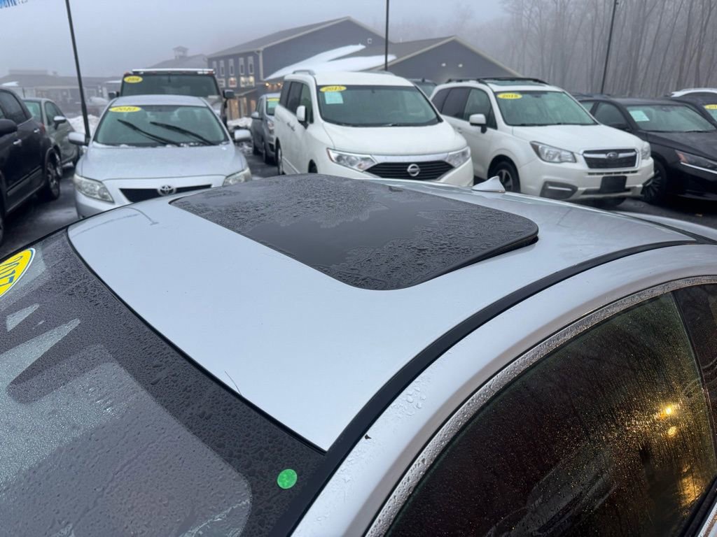 Used 2017 INFINITI Q60 Red Sport 400 image 19