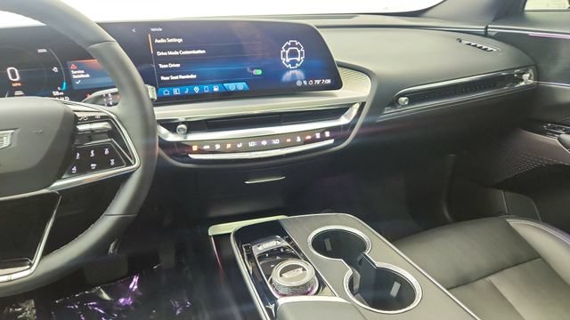 Used 2025 Cadillac Lyriq Sport AWD/4WD image 45