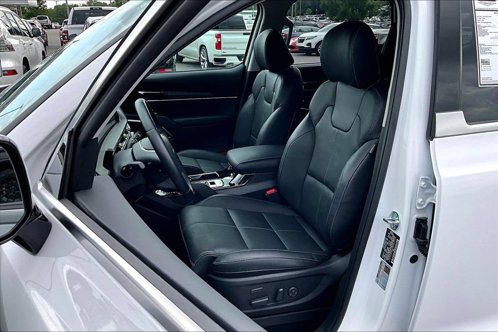 Used 2025 Kia Telluride SX w/ SX Captain's Chair Package AWD/4WD image 23