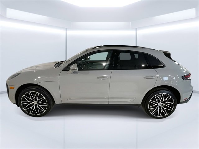New 2026 Porsche Macan image 2