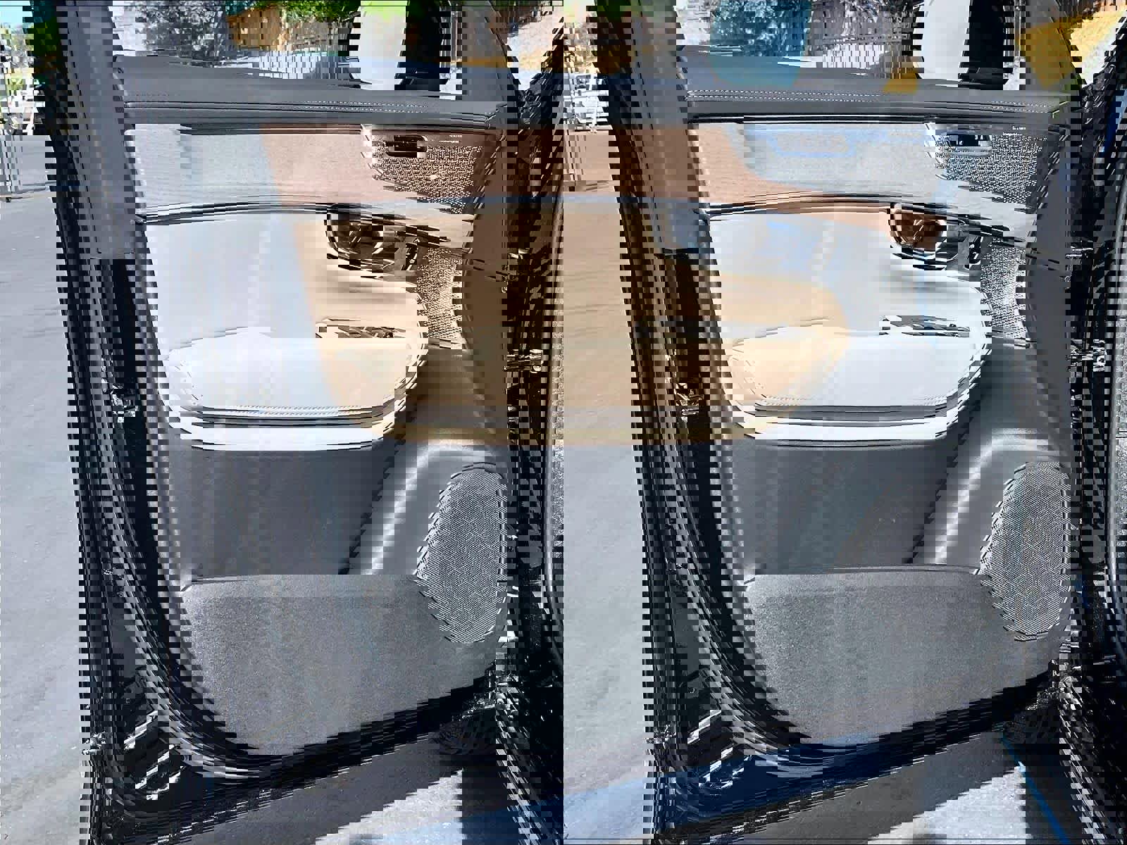 Used 2026 Volvo XC90 T8 Ultra w/ Lounge Package image 26