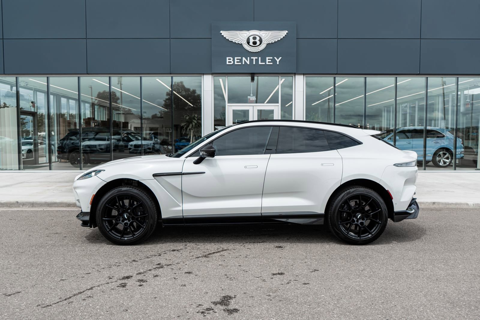 Used 2023 Aston Martin DBX 707 AWD/4WD image 5