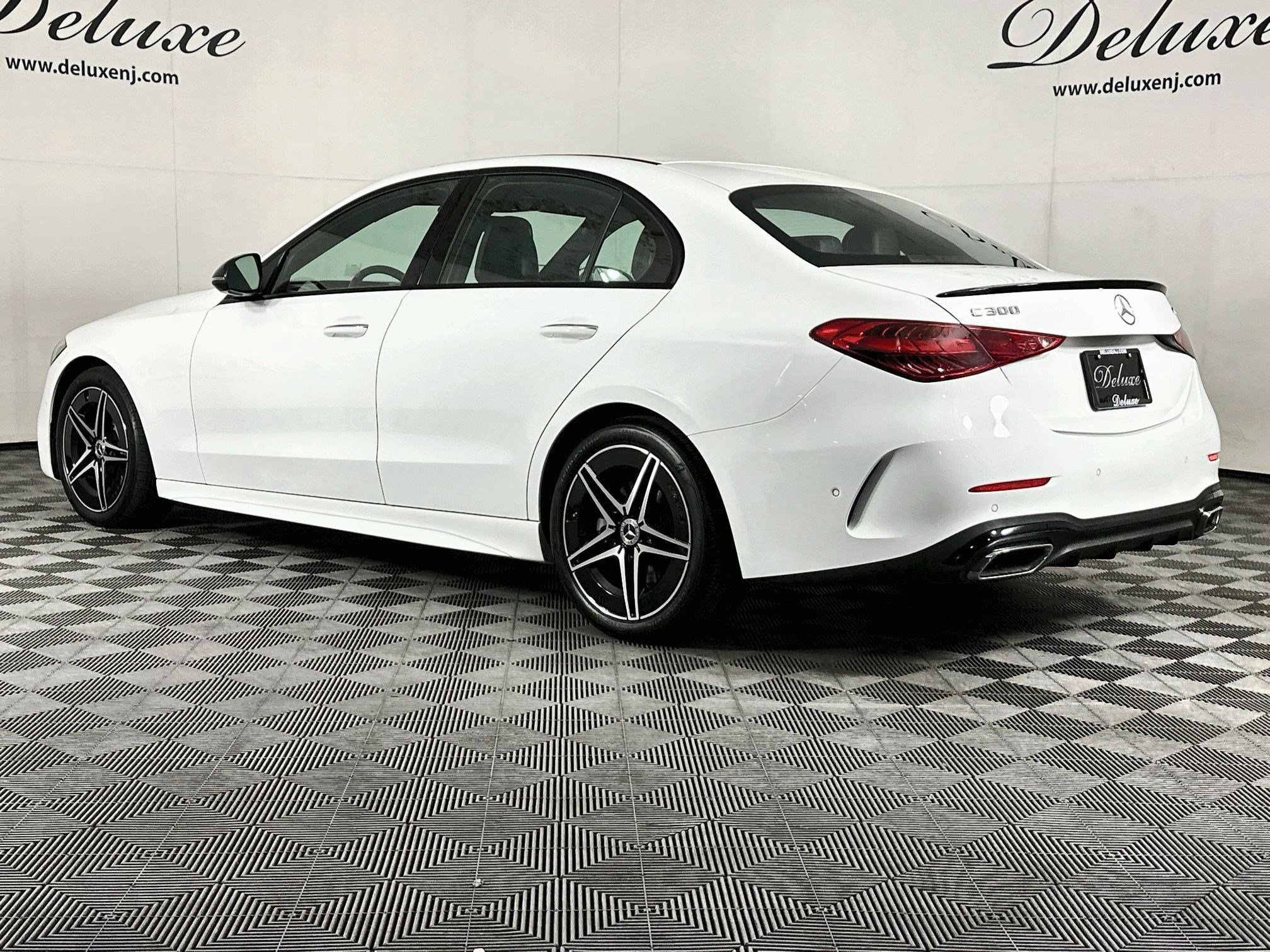 Used 2024 Mercedes-Benz C 300 4MATIC Sedan image 4