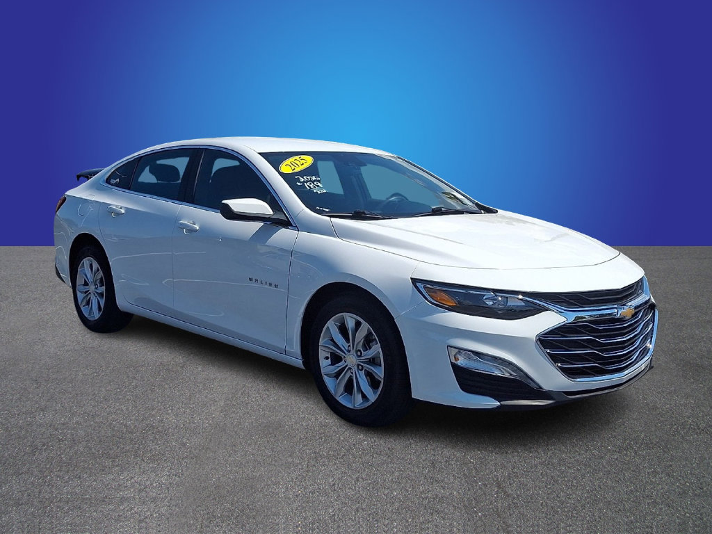 Used 2025 Chevrolet Malibu LT FWD image 3