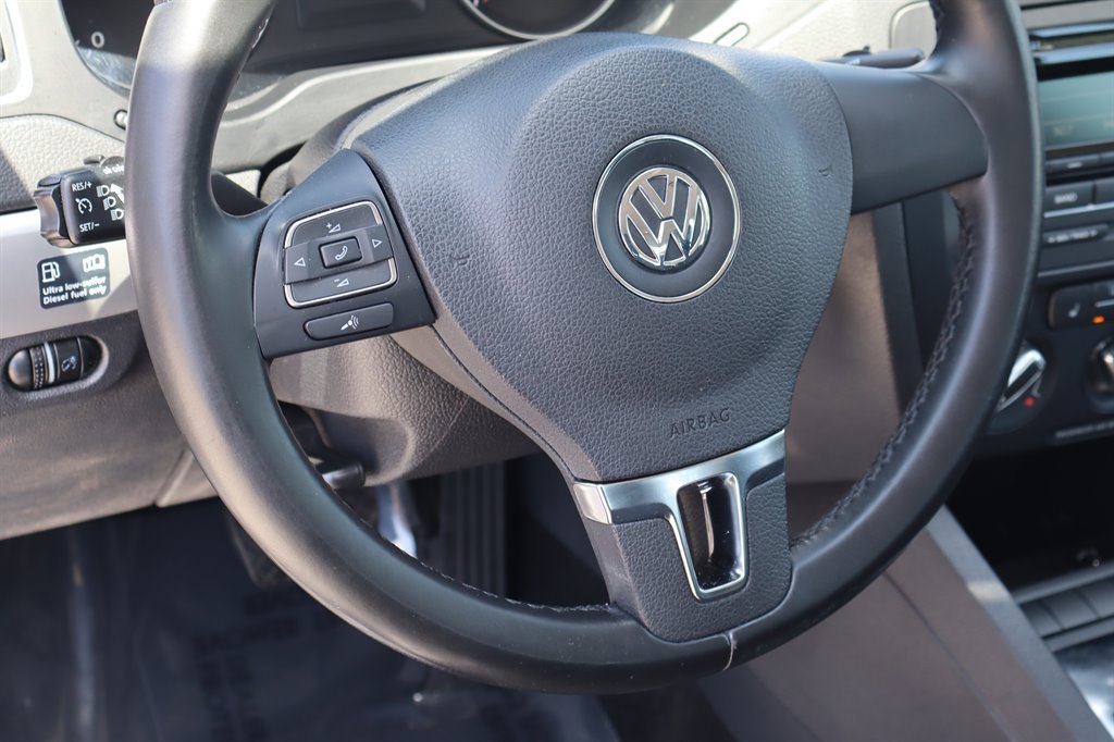 Used 2012 Volkswagen Jetta TDI FWD image 24