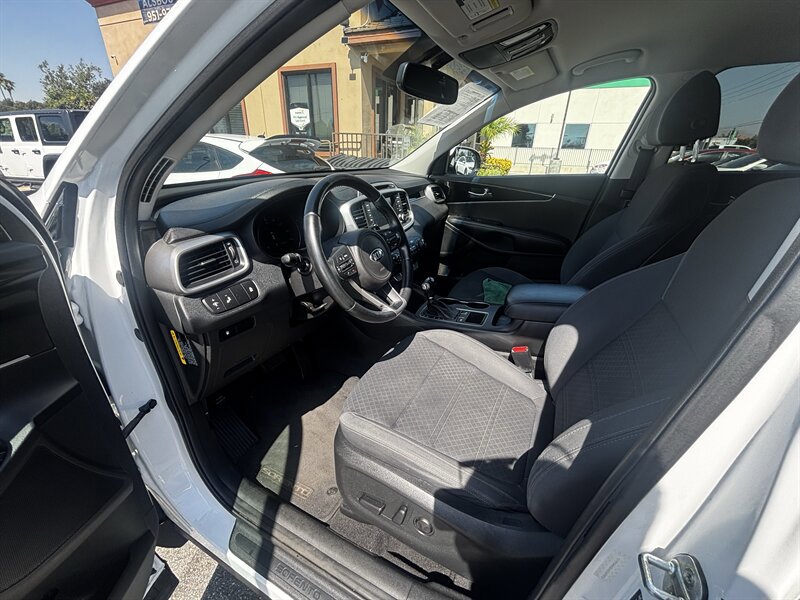 Used 2018 Kia Sorento FWD V6 w/ LX V6 Convenience Package image 26
