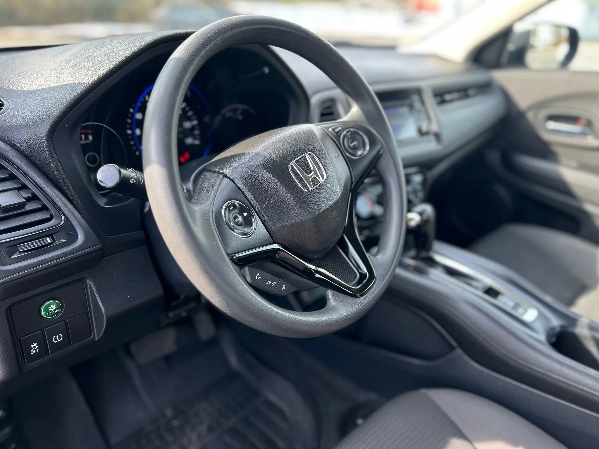 Used 2021 Honda HR-V LX image 12