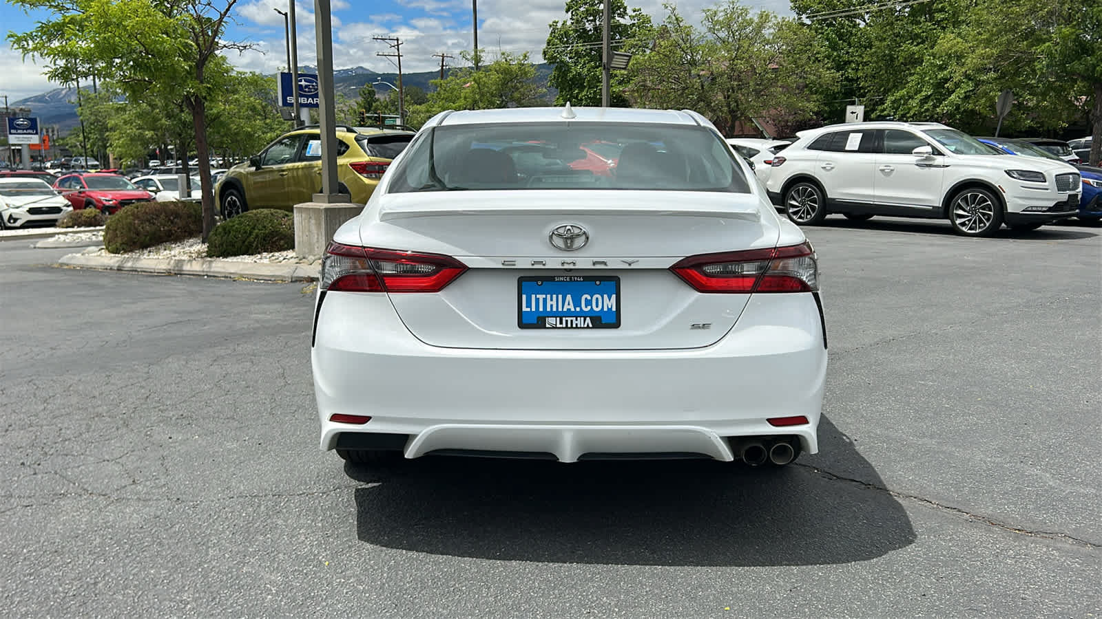 Used 2022 Toyota Camry SE FWD image 6