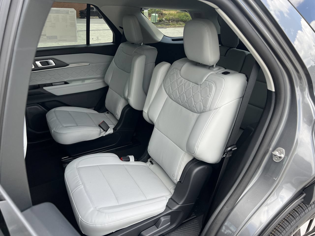 New 2026 Ford Explorer Platinum w/ LUX Leather Package AWD/4WD image 18