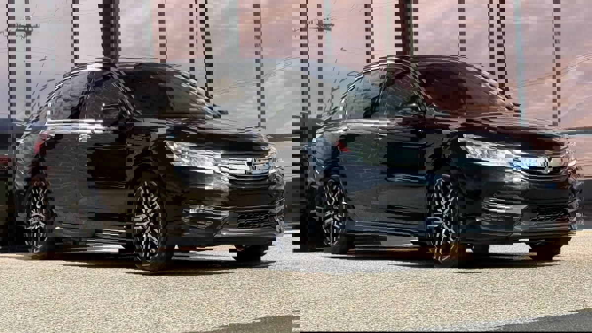 Used 2016 Honda Accord Touring image 17