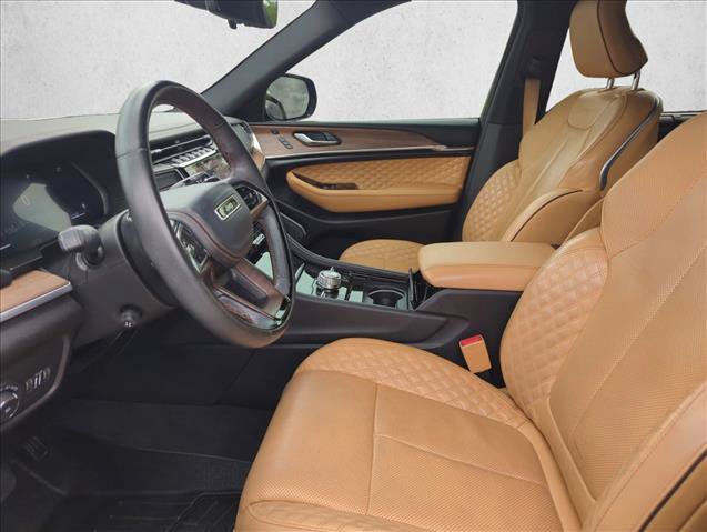 Used 2022 Jeep Grand Cherokee L Summit w/ Advanced Protech Group IV AWD/4WD image 17