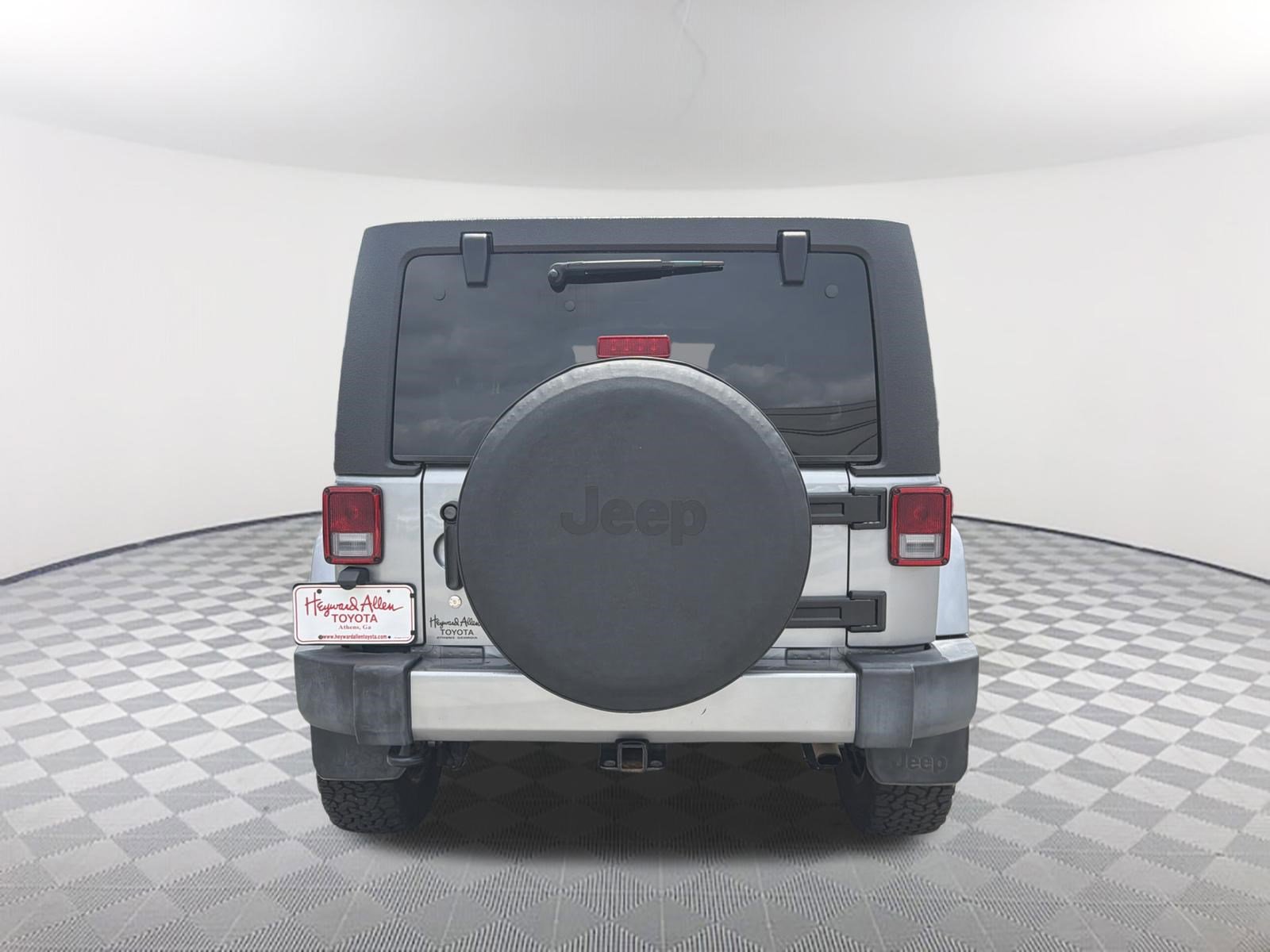 Used 2017 Jeep Wrangler Unlimited Sahara w/ Connectivity Group AWD/4WD image 13