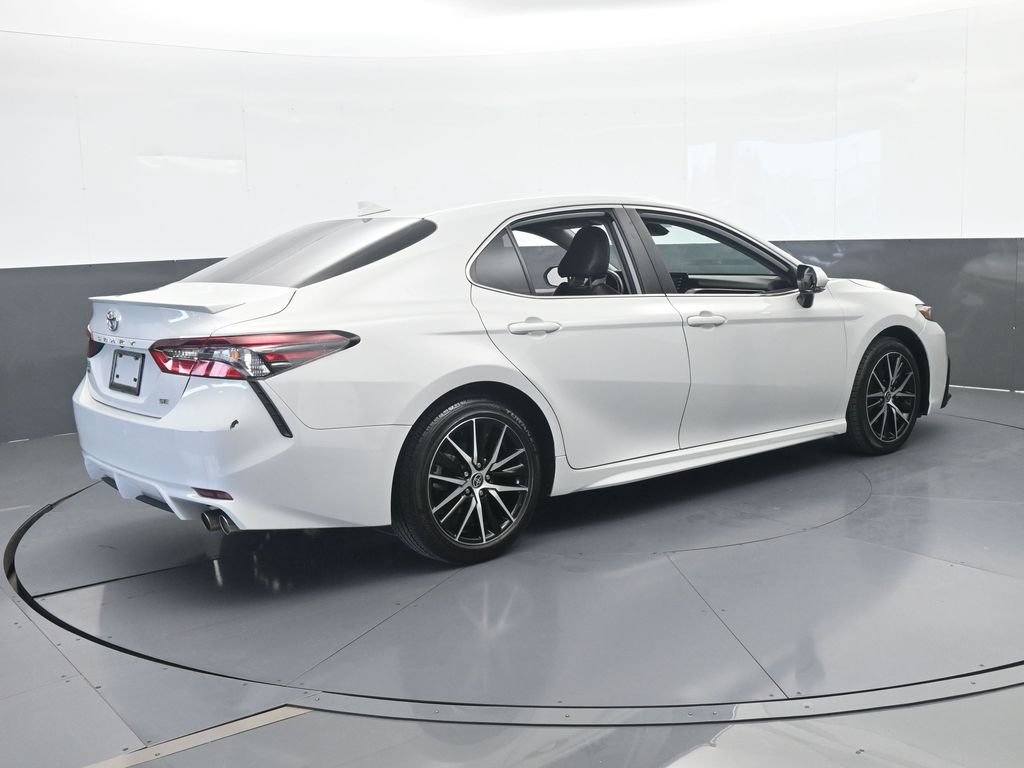 Used 2023 Toyota Camry SE FWD image 6